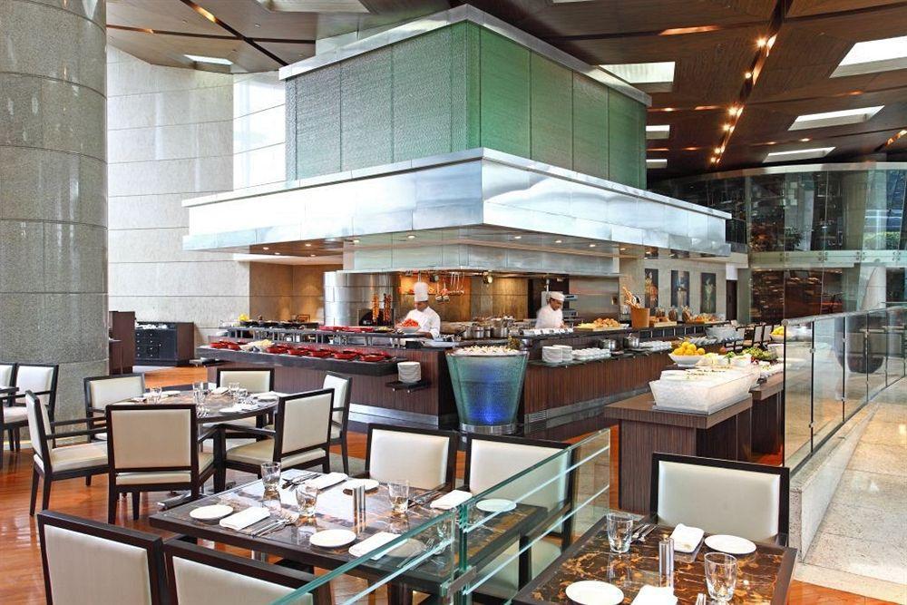 Hyatt Regency Mumbai International Airport Hotel Exterior foto The restaurant